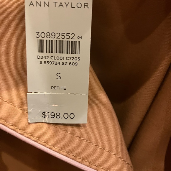 Brand new Ann Taylor double-breasted belted rain coat - Picture 4 of 5